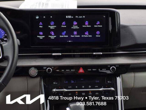 2024 Kia Carnival EX