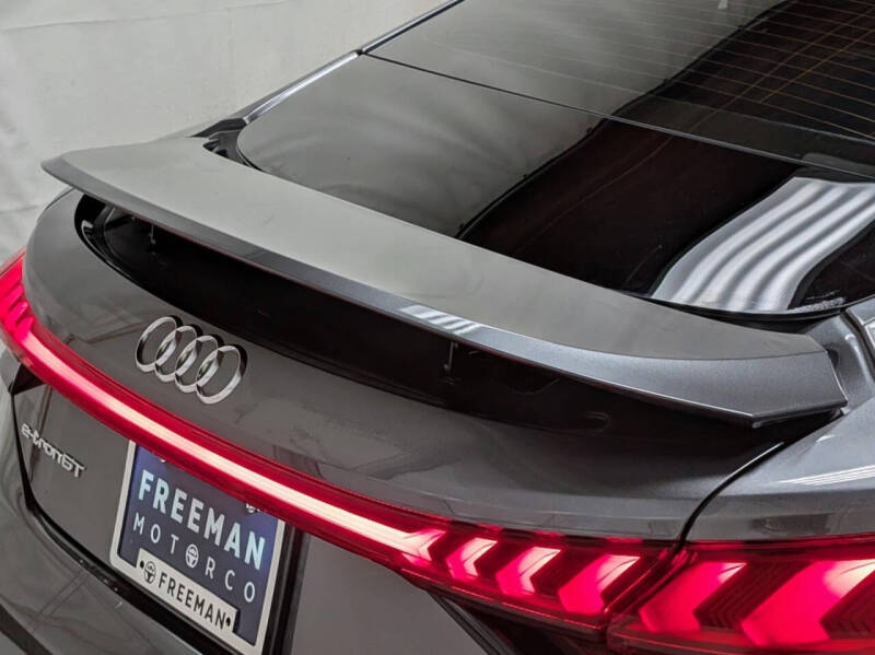 2023 Audi e-tron GT quattro Premium Plus