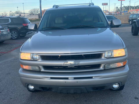 2004 Chevrolet Suburban for sale at Greg's Auto Sales in Poplar Bluff MO