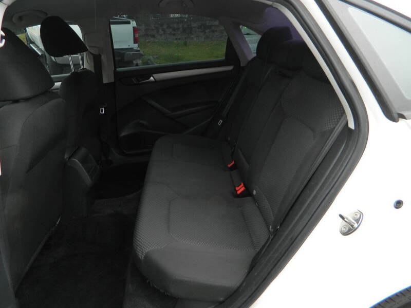 2012 Volkswagen Passat S PZEV