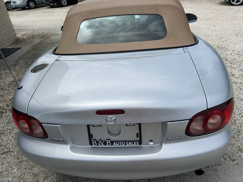 2001 Mazda MX-5 LS photo 6