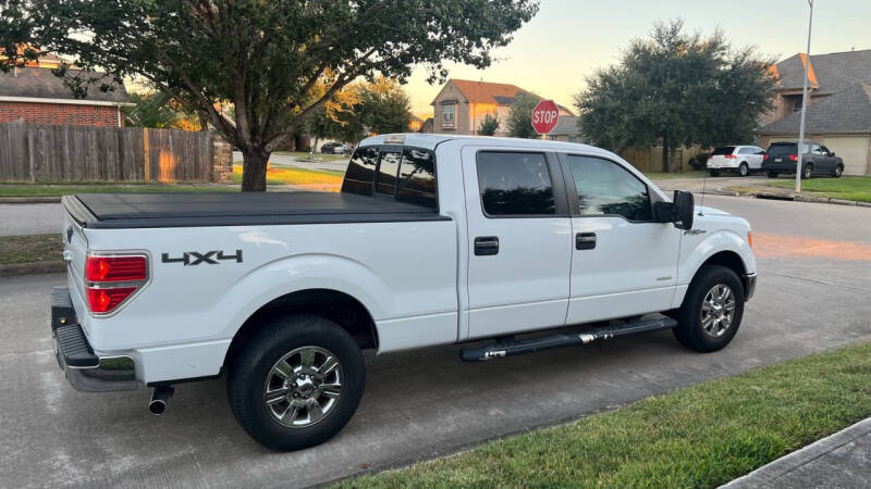 2011 Ford F-150 XLT photo 4