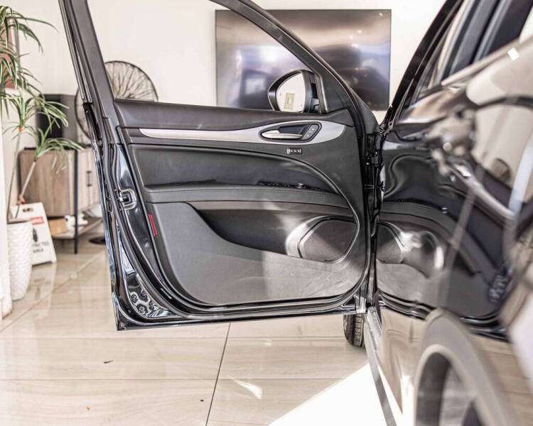 2025 Alfa Romeo Stelvio