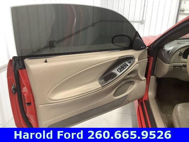 2004 Ford Mustang Deluxe