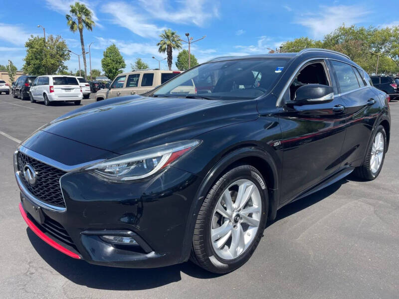 2017 Infiniti QX30 Premium