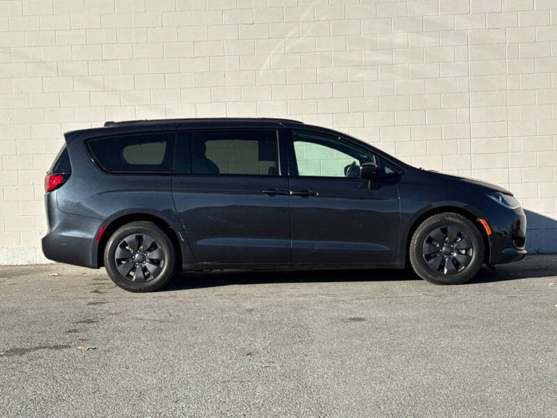 2020 Chrysler Pacifica Hybrid
