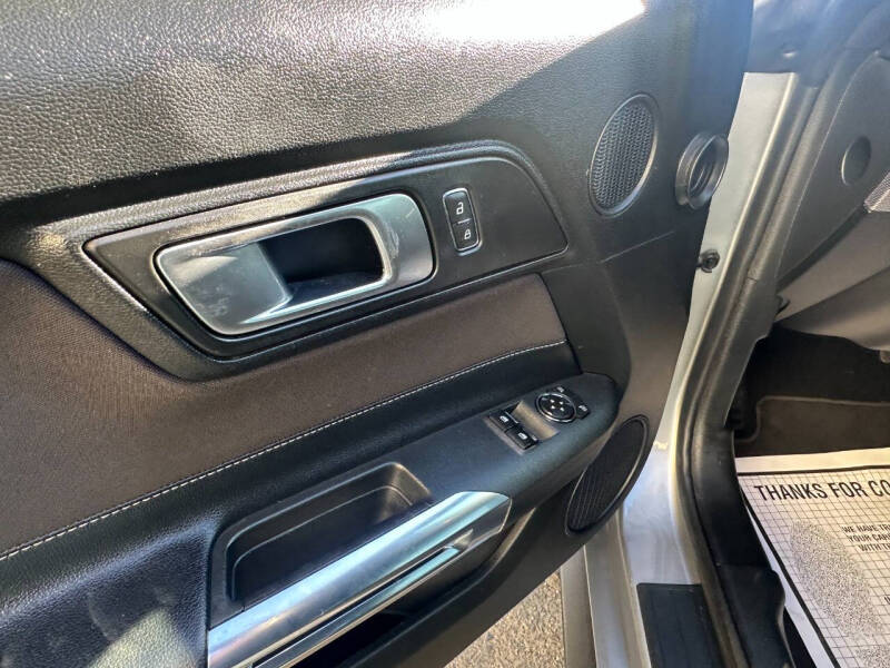 2020 Ford Mustang EcoBoost