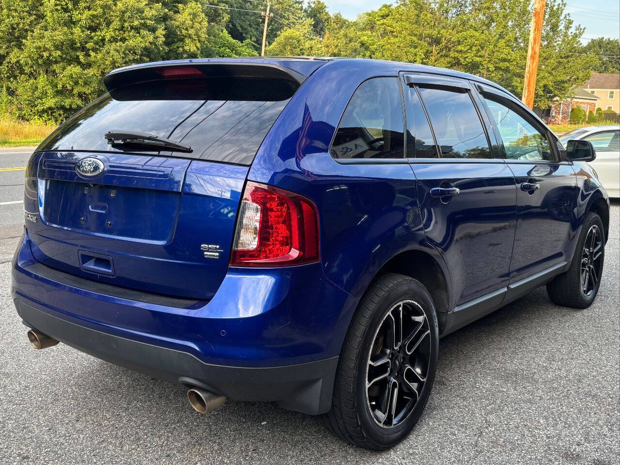 View vehicle photo 7