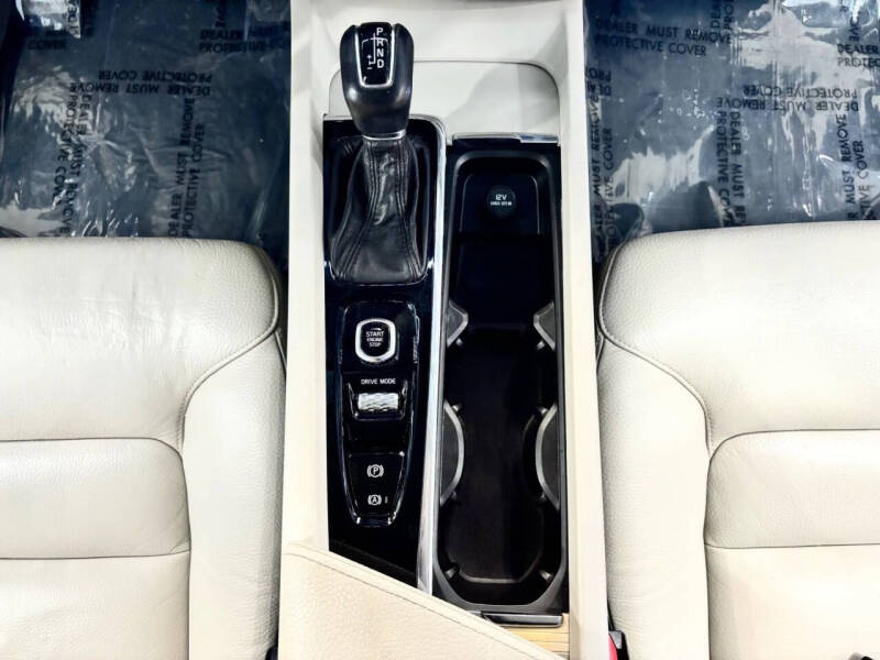 2019 Volvo XC60 T5 Momentum