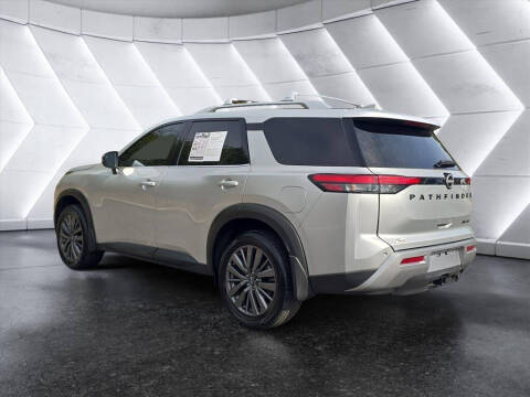2025 Nissan Pathfinder SL