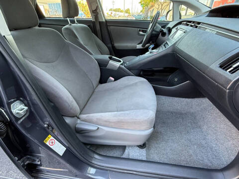 2014 Toyota Prius Five