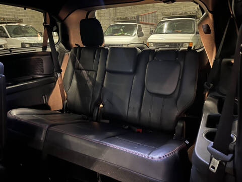 2012 Dodge Grand Caravan R/T