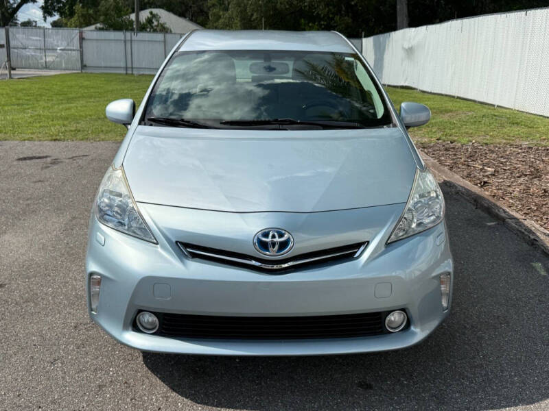 2013 Toyota Prius v Five