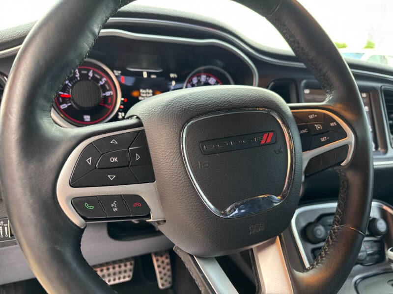 2017 Dodge Challenger SXT