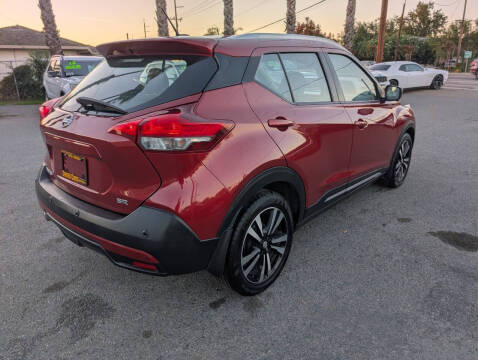 2020 Nissan Kicks SR