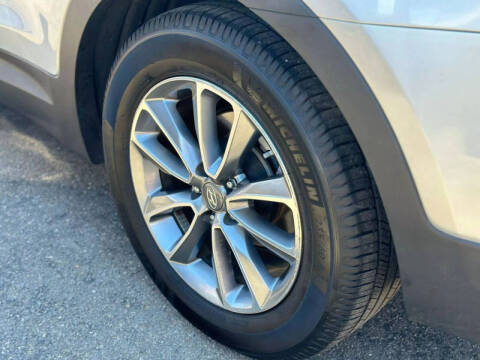 2017 Hyundai Santa Fe SE