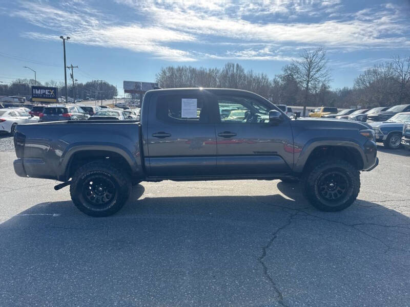 2022 Toyota Tacoma SR5 V6