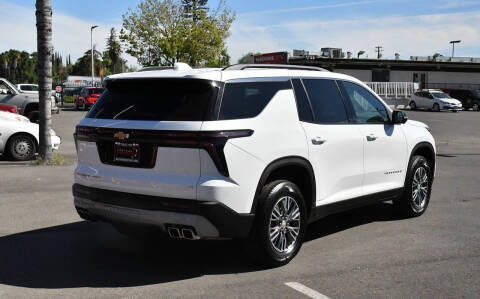 2024 Chevrolet Traverse LT