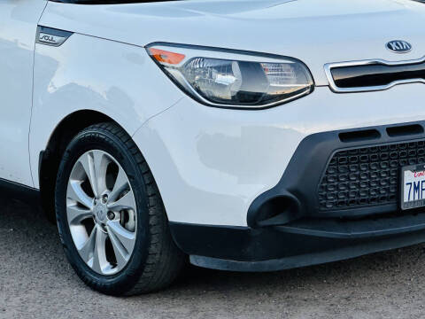 2015 Kia Soul +