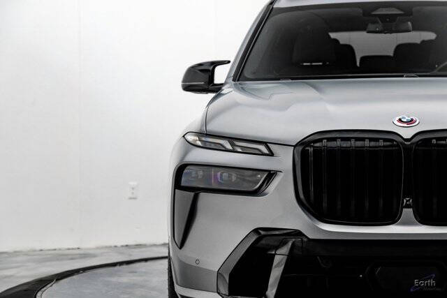 2023 BMW X7 M60i