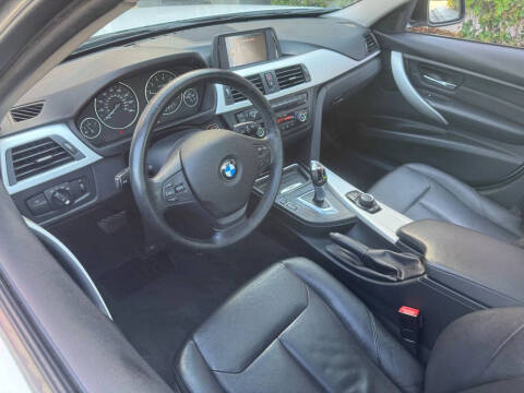 2012 BMW 3 Series 328i