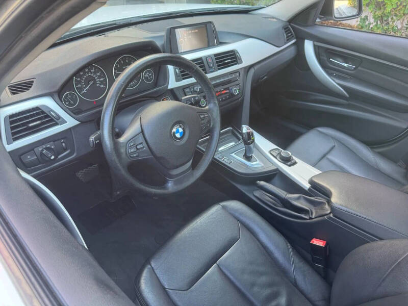 2012 BMW 3 Series 328i
