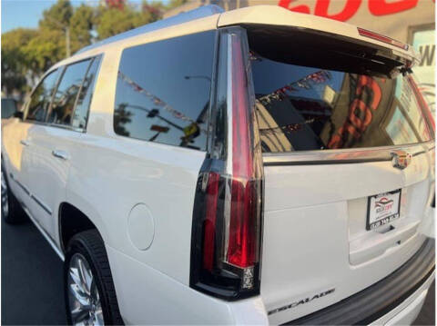 2018 Cadillac Escalade Platinum