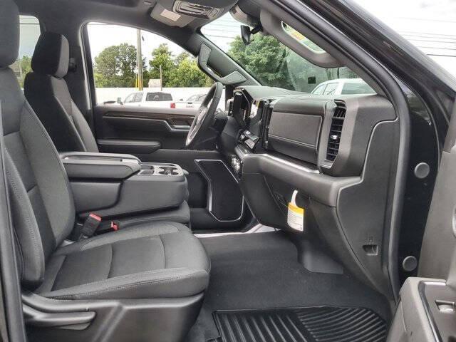 2025 GMC Sierra 1500 Elevation Standard