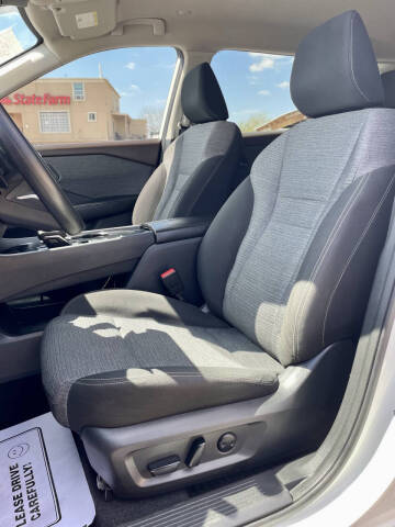 2022 Nissan Rogue SV