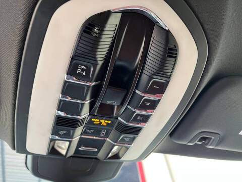 2014 Porsche Panamera 4