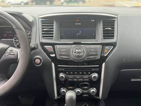 2017 Nissan Pathfinder S