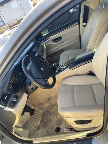 2011 BMW 5 Series 528i