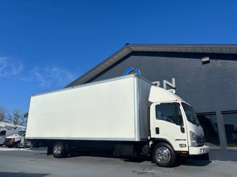 2015 Isuzu NRR 24FT Box Van