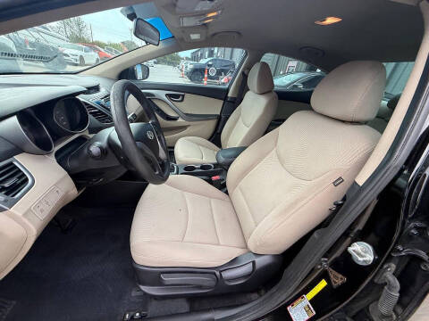 2014 Hyundai Elantra SE