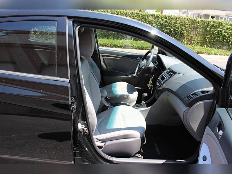 2016 Hyundai Accent SE