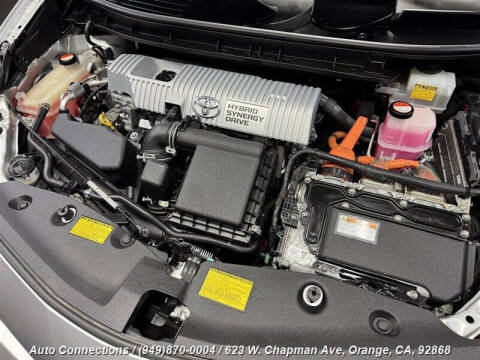 2014 Toyota Prius v Two