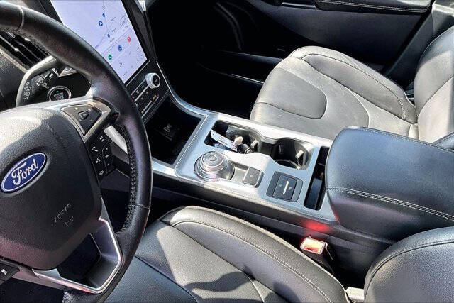 2021 Ford Edge Titanium