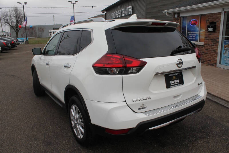 2017 Nissan Rogue SV