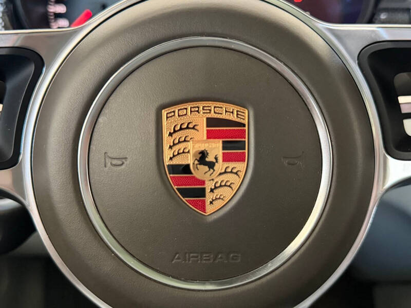 2018 Porsche Macan Turbo