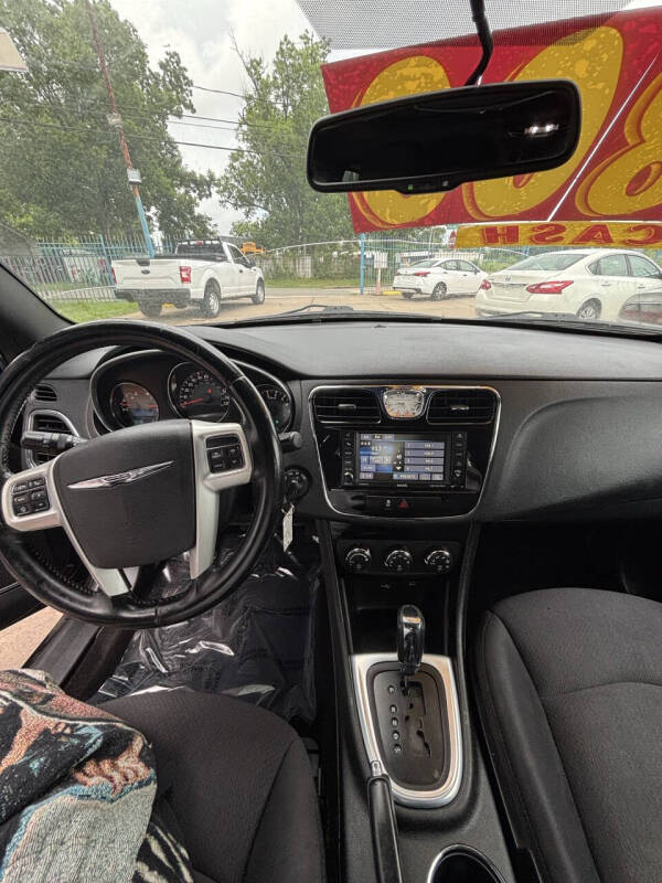 2013 Chrysler 200 Touring