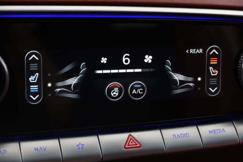 2023 Genesis GV70 2.5T Standard