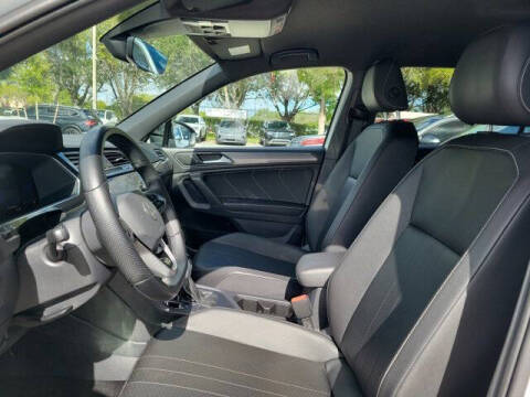 2022 Volkswagen Tiguan SE R-Line Black