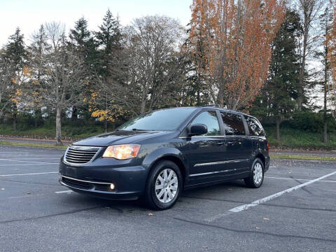 2013 Chrysler Town and Country for sale at H&W Auto Sales in Lakewood WA