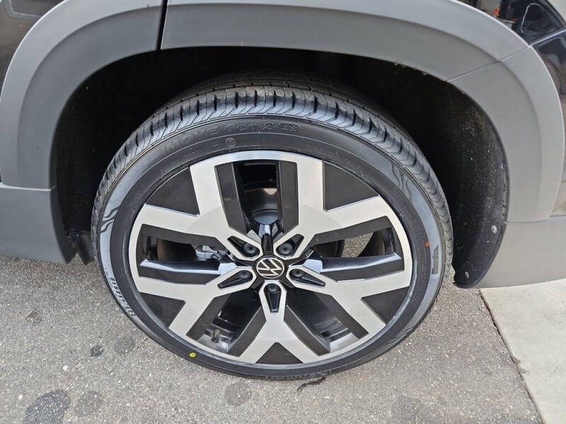 2023 Volkswagen Taos SEL 4Motion