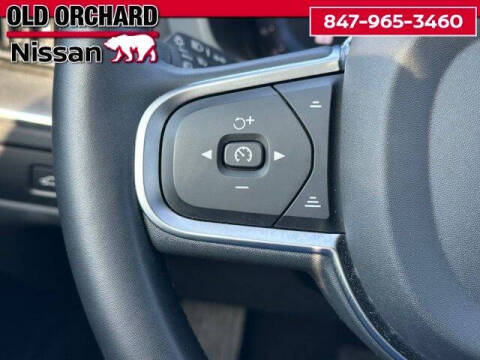 2025 Volvo XC60 B5 Core Dark Theme
