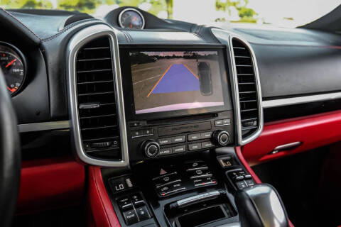 2017 Porsche Cayenne Platinum Edition