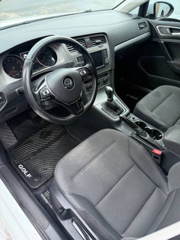 2017 Volkswagen Golf TSI S