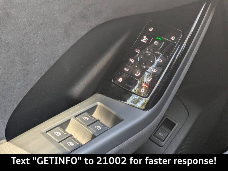 2025 Audi SQ6 e-tron quattro Premium Plus