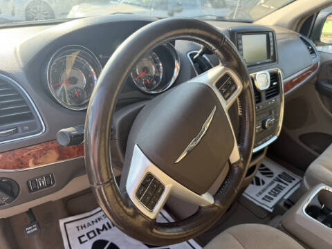 2016 Chrysler Town and Country Touring