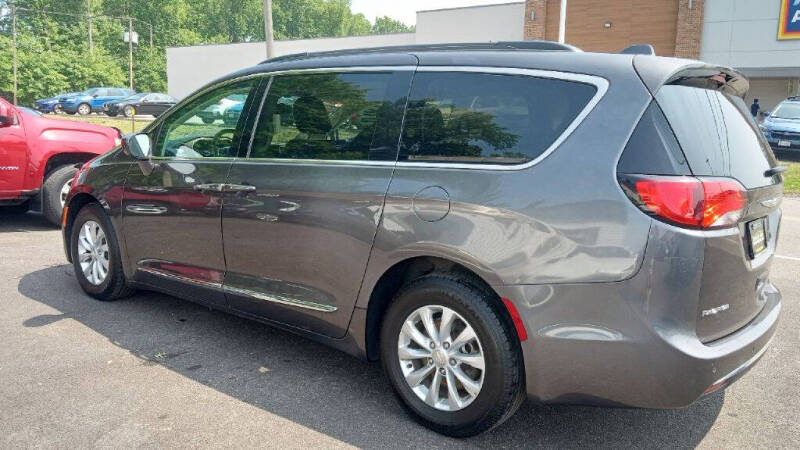 2017 Chrysler Pacifica Touring-L